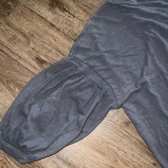 Bubble 3/4 Sleeve Top - Picture 4 of 8